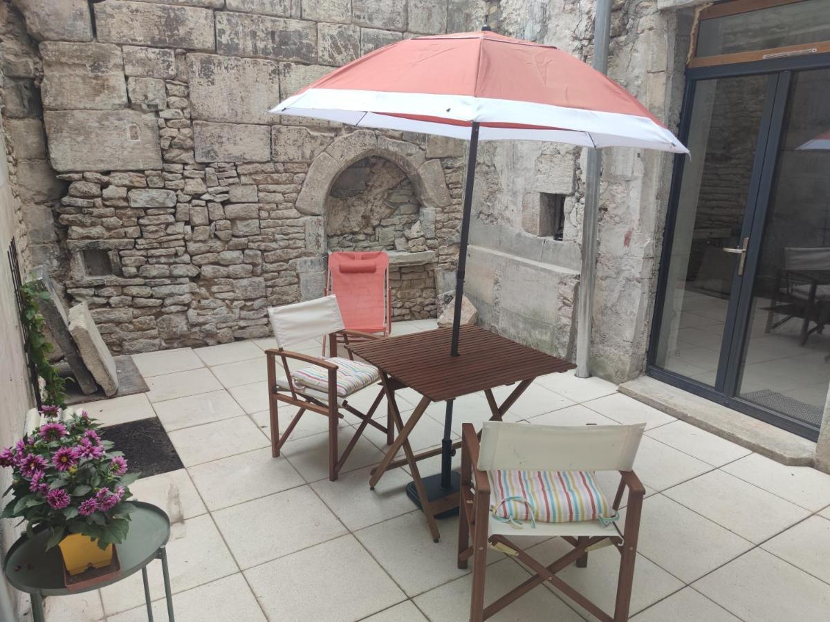 Studio De Charme, Au Calme Dans Le Vieux Chaumont Шомон Екстериор снимка